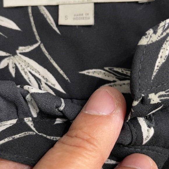 Ann Taylor Loft sleeveless blouse size S - Picture 7 of 10